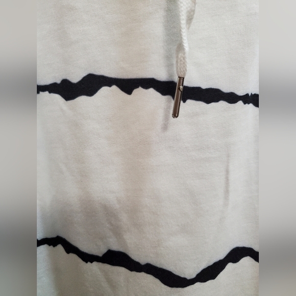 Black&White (Zebra Like) Striped Hoodie - Picture 3 of 15